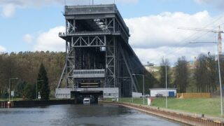 ship-lift-456775_640