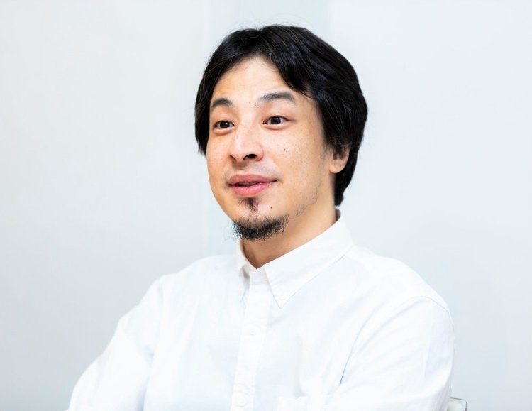 【MBTI】INTP(論理学者)の有名人まとめ！ひろゆきやデスノートLも！